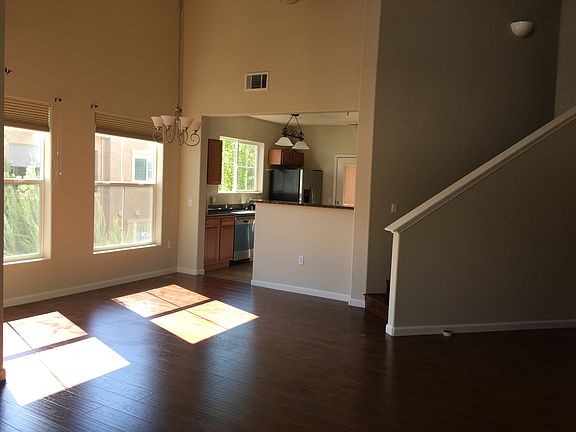 3rd image of 412 Vessona Cir
