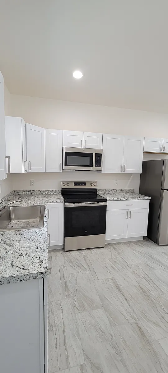 Kitchen - 1041 N Alexa Cir #A