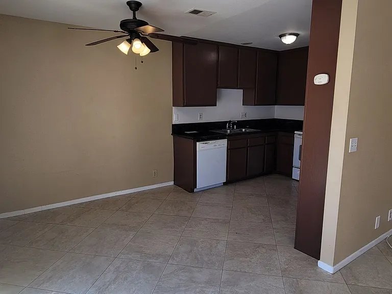 1017 Quiet Creek Ln — Photo 11