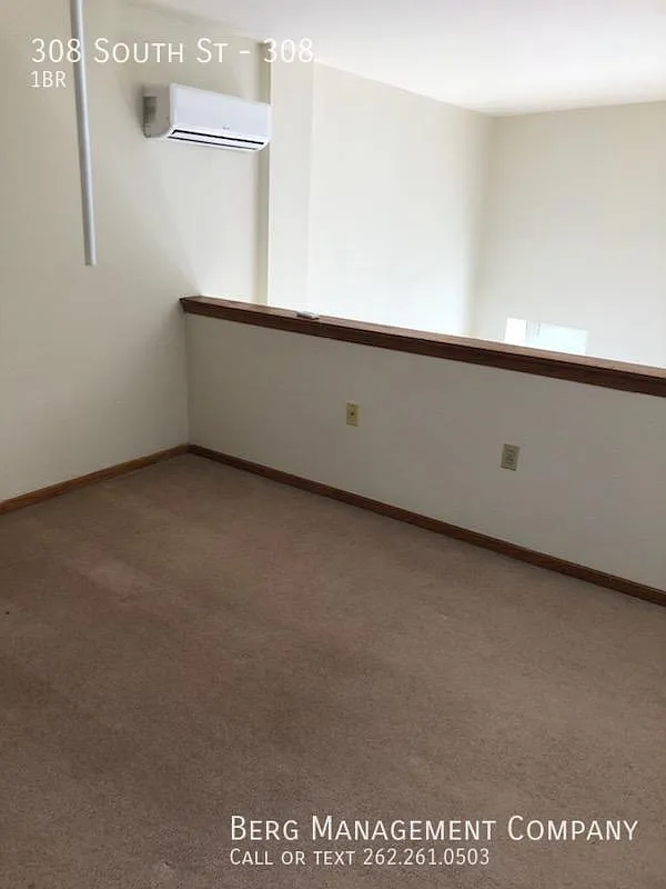 One Bedroom One Bath Loft Style Apartment — Photo 1