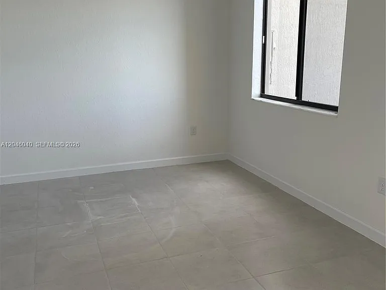 21447 NE 2nd Pl — Photo 6