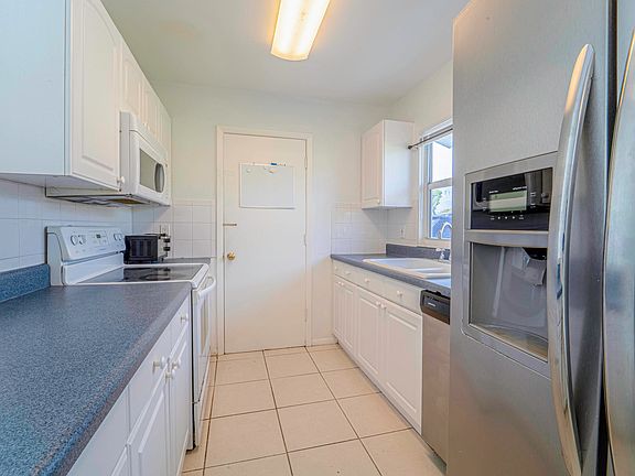 4th image of 2164 SE Gaslight Street