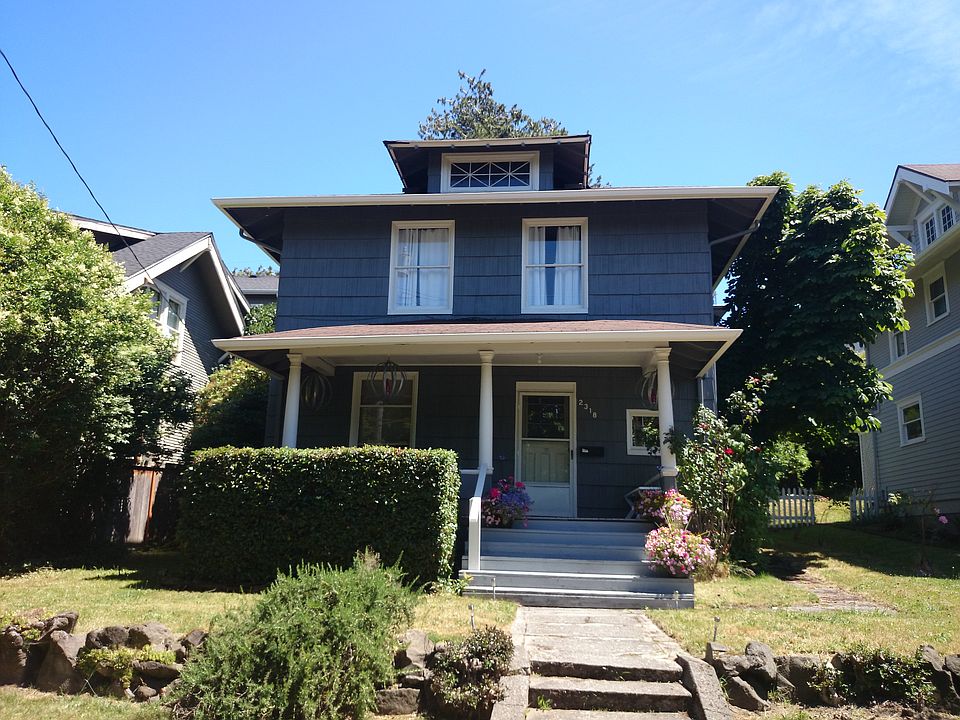 1st image of 2318 Franklin Ave E