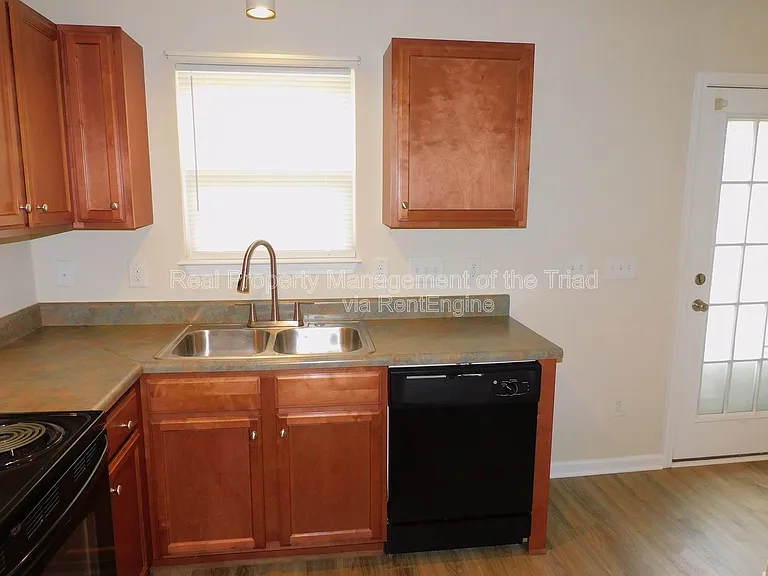 1475 Worchester St — Photo 5