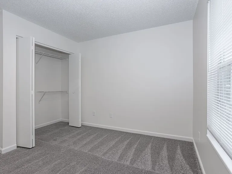 Coventry Apartments — Photo 6