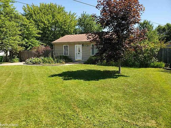 4th image of 41294 Belvidere St