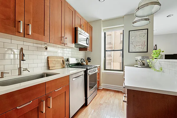 Sold by Compass | media 20