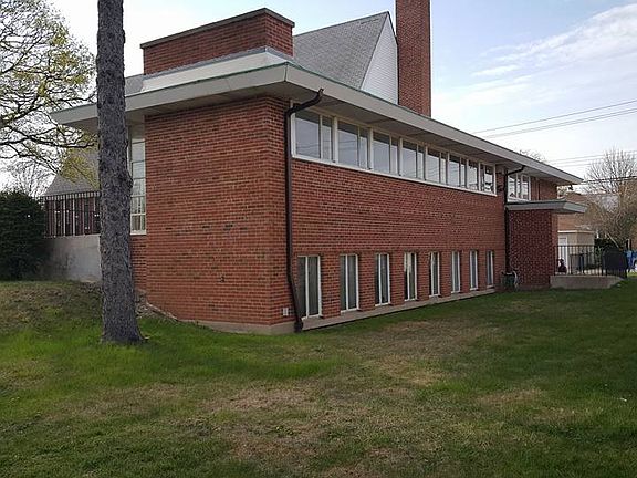 4th image of 5701 W Montrose Ave