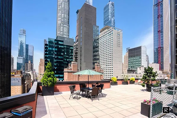 Rented by RELO REDAC INC. | media 12