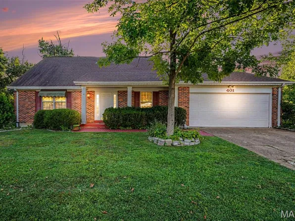401 Woodrun Dr, Ballwin, MO 63021