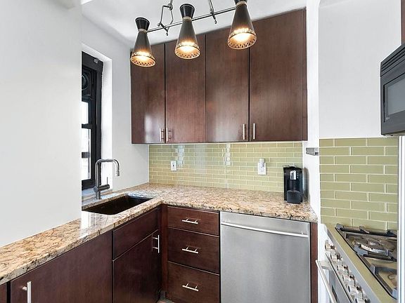 5th image of 200 E 16th St APT 12G