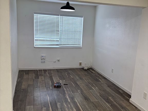 5th image of 226 Farragut Ave #B