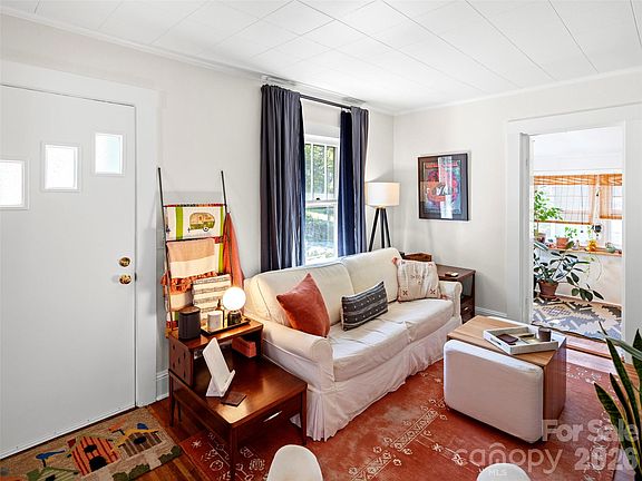 3rd image of 79 Craig Cir