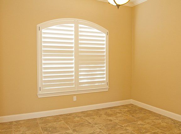 3rd image of 4300 Crowley Blvd