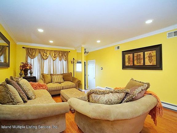5th image of 456 Eltingville Blvd
