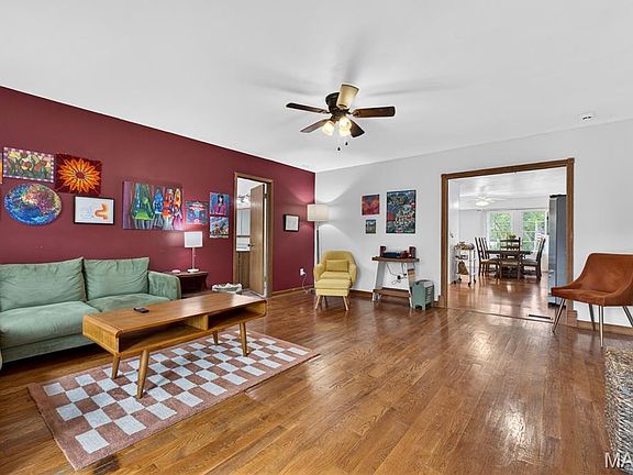 5th image of 42 Oak Knoll Dr