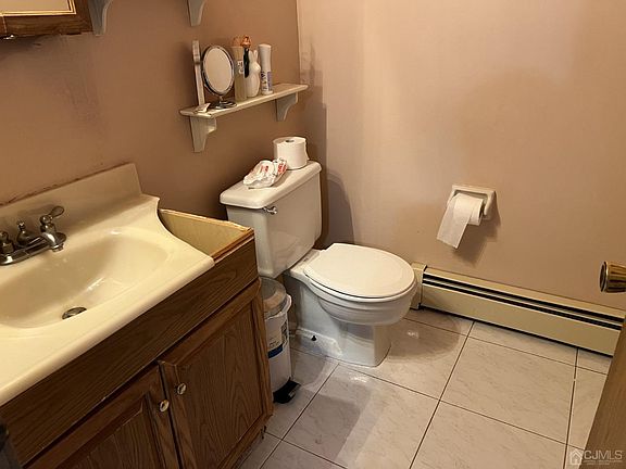 5th image of 41 Essex St