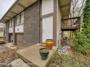 2710 Narraganset Dr, Lansing, MI 48910