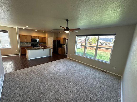 3rd image of 804 Finch Dr