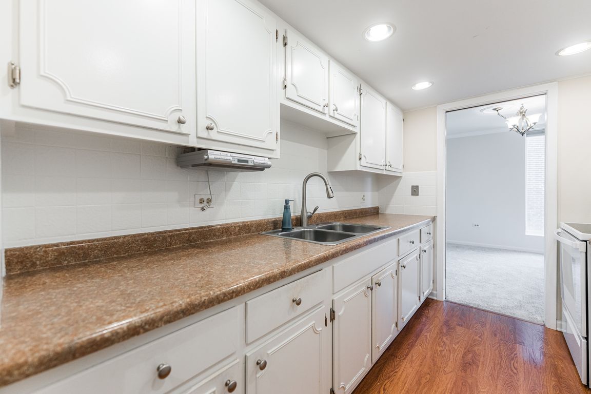 next background image