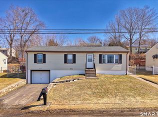 46 Greenview Dr, Waterbury, CT 06708
