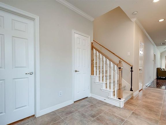 5th image of 4039 Waterford Ln