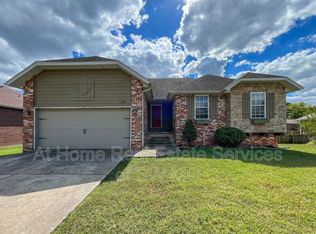 1350 W Berkshire Ave, Nixa, MO 65714