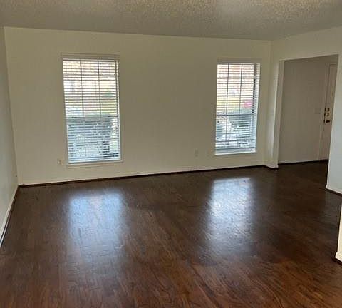 5th image of 3327 Oak Branch Ln