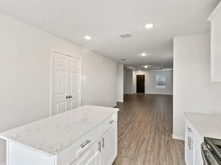 4509 Greenham Ln — Photo 6