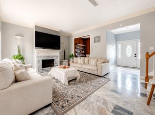 17 Bayou Pointe Dr, Houston, TX 77063