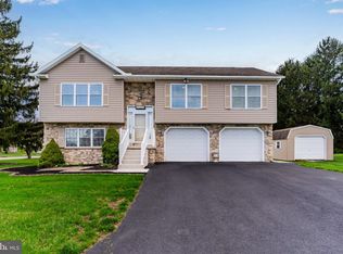 1249 W Trindle Rd, Mechanicsburg, PA 17055