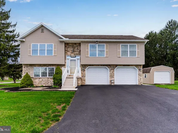 1249 W Trindle Rd, Mechanicsburg, PA 17055