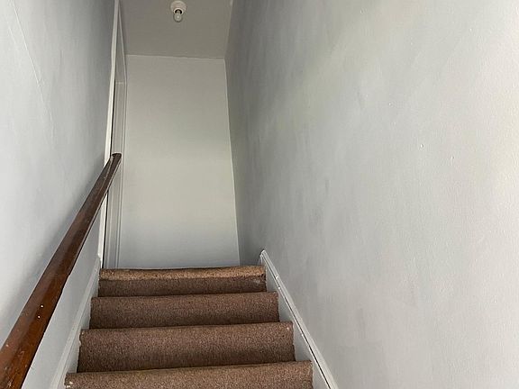 4th image of 6928 Oakland St Floor 2
