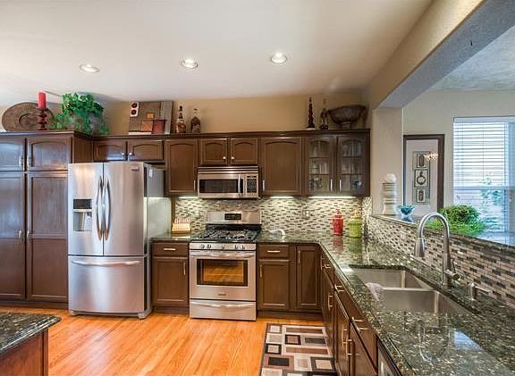 3rd image of 10676 Evondale St