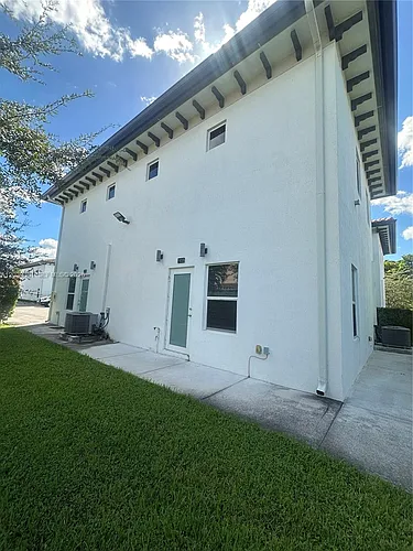6410 SW 139th Avenue Rd #203 Photo 1