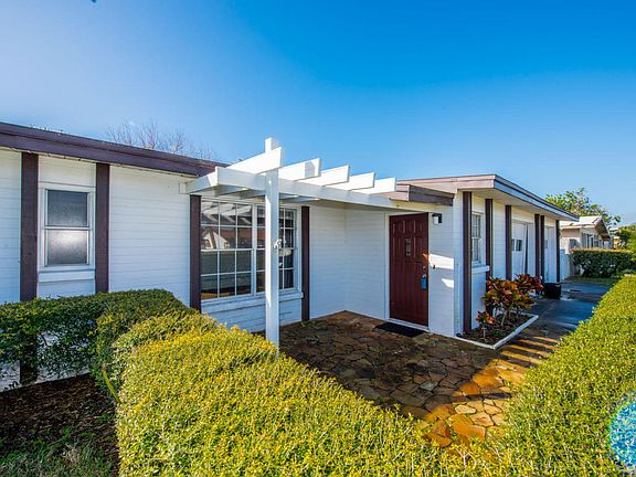 3rd image of 8 Raymonde Cir