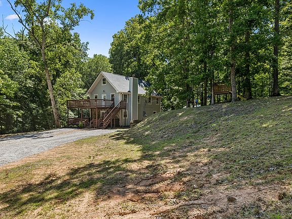 3rd image of 1111 Green Valley Dr