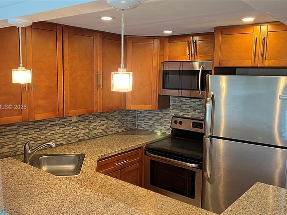 4th image of 4550 NW 9th St APT 516E
