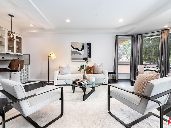 3rd image of 2111 S Beverly Glen Blvd APT 101