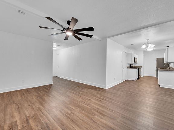 5th image of 512 Virginia Ave