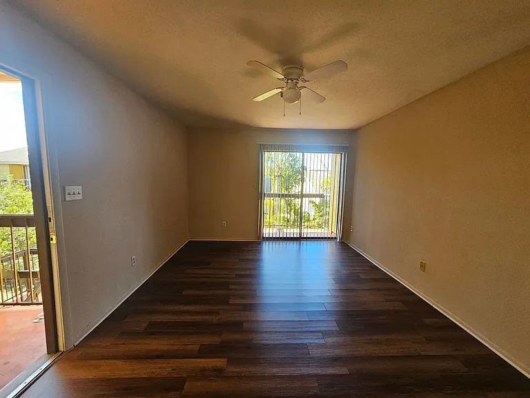 2875 Winkler Ave #518 — Photo 3