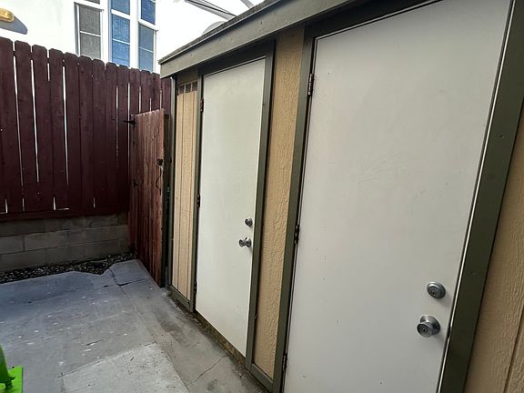 2nd image of 3837 Huron Ave Unit 1