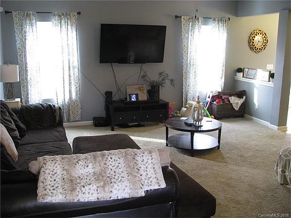 2nd image of 1009 Joselynn Dr #3