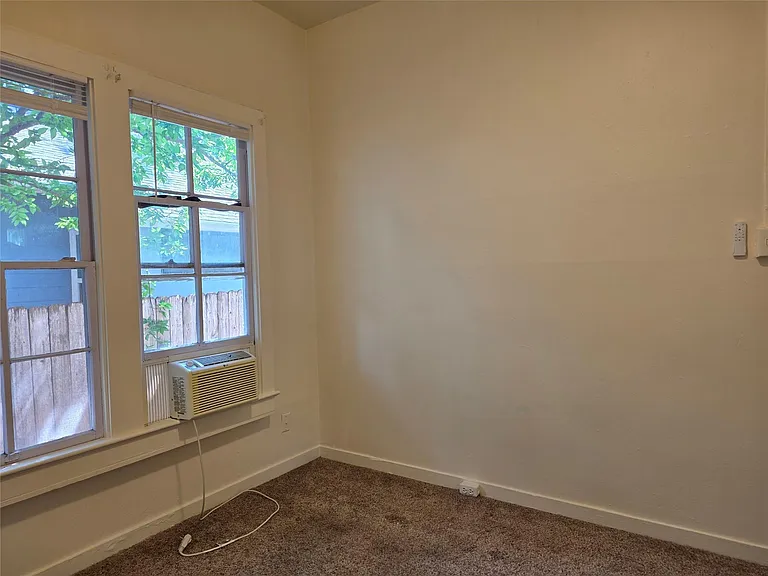 4613 Avenue G — Photo 14