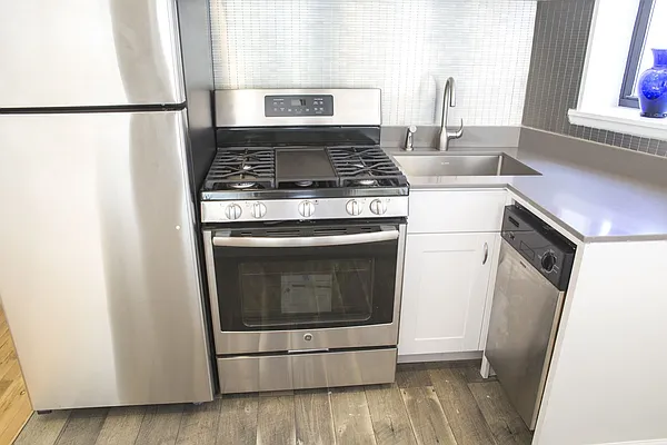 Sold by Scott Kinder, LREB | media 4