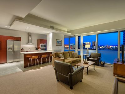 4471 Dean Martin Dr Unit 807, Las Vegas, NV, 89103