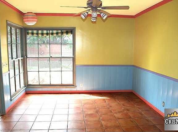 4th image of 1051 N Cordova St