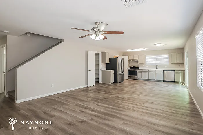 2327 E 35th Ave — Photo 4