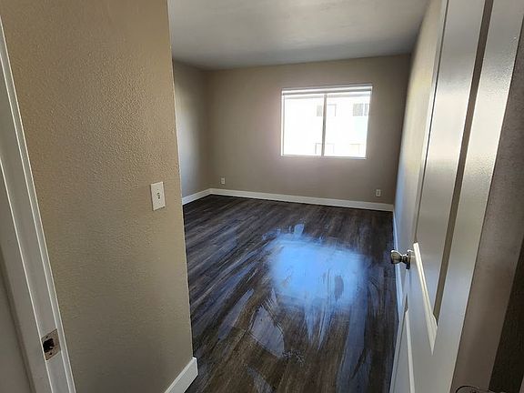 3rd image of 9109 Kenwood Dr #17