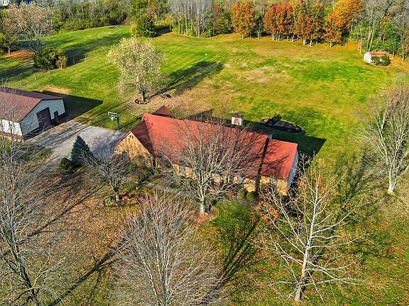 3rd image of 2392 London Groveport Rd